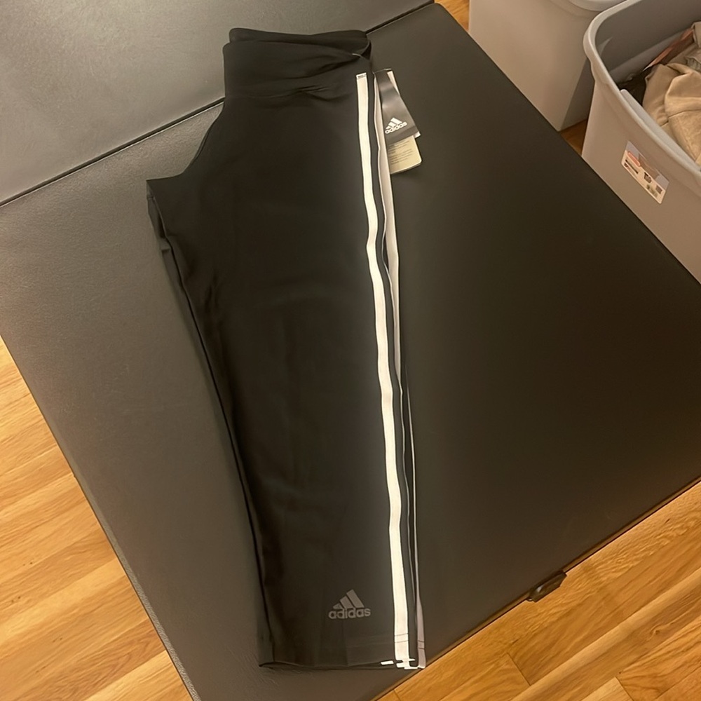 Small ADDIDAS Capris